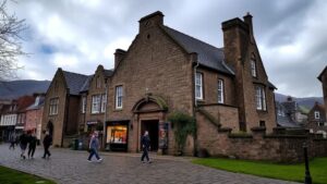 360+ Scottish Last Names or Surnames & Their Hidden Meanings